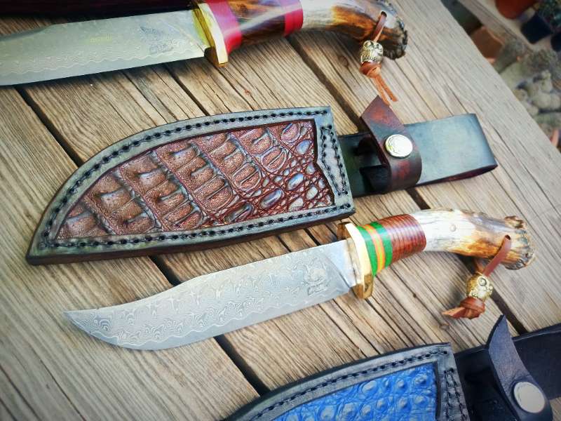 Damascus Steel Hunting knives Image 4